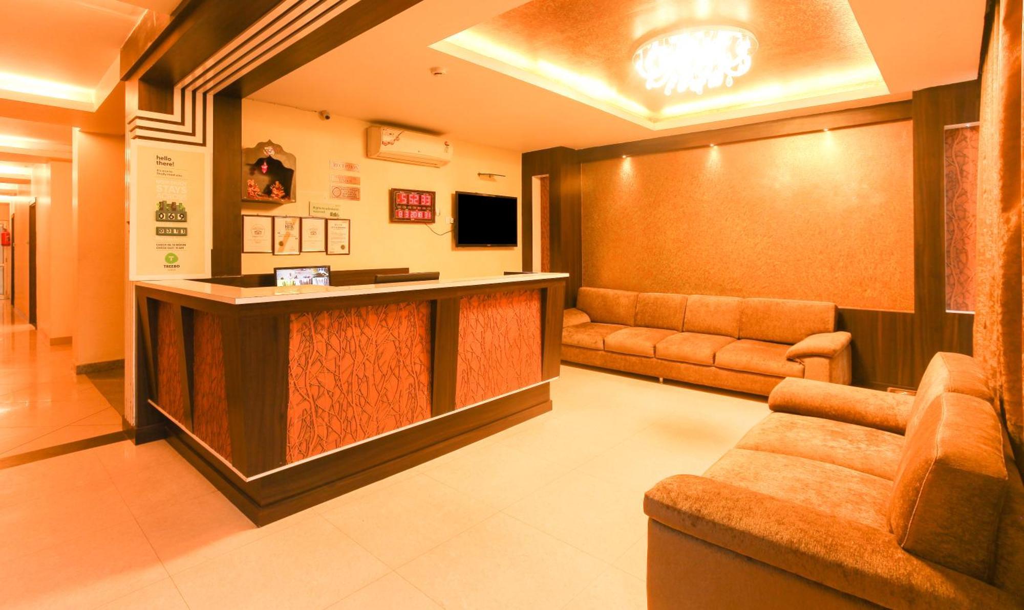 Hotel Janki International 3 Km From Kashi Vishwanath Temple Free Pickup From Railway Station Varanasi Esterno foto