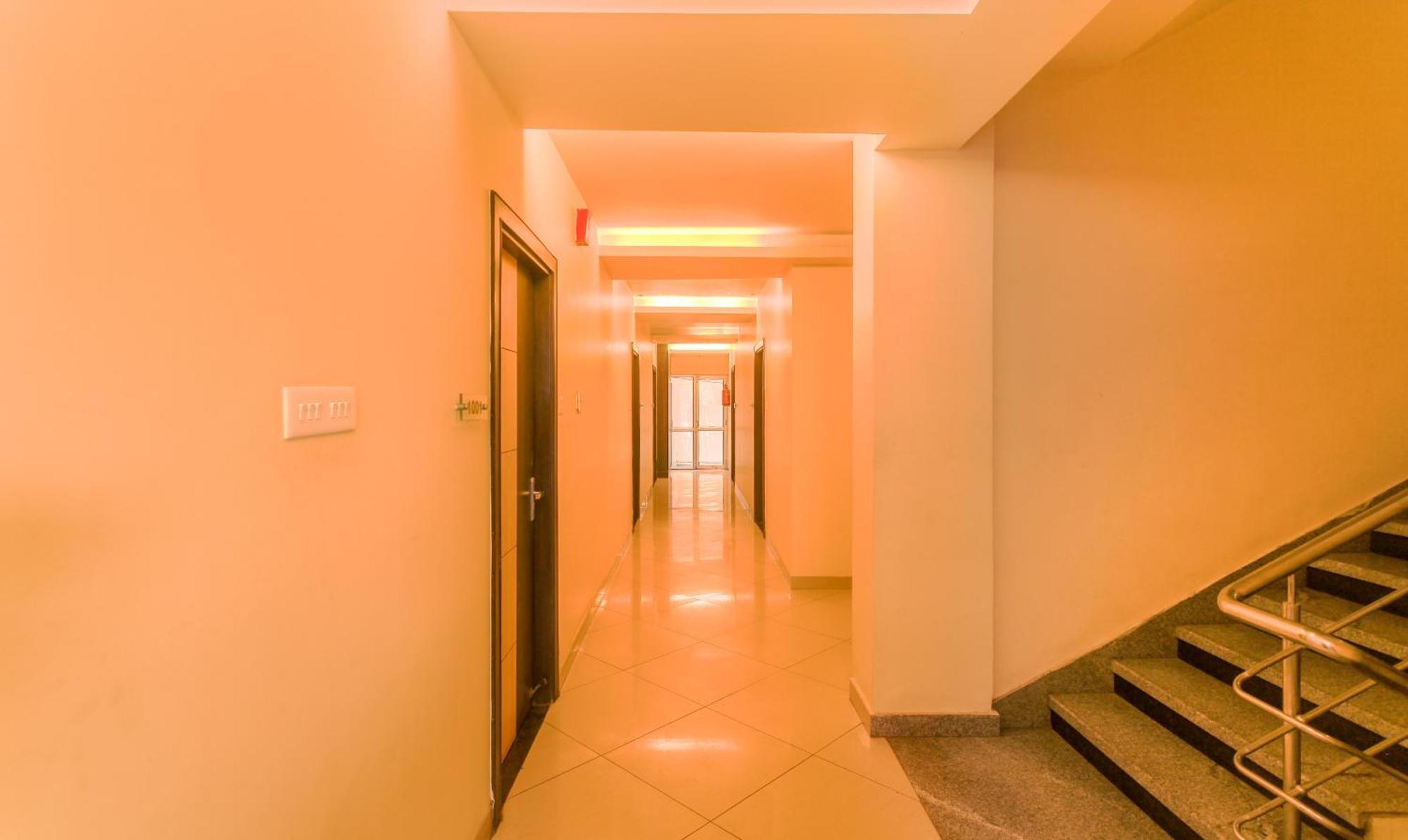 Hotel Janki International 3 Km From Kashi Vishwanath Temple Free Pickup From Railway Station Varanasi Esterno foto
